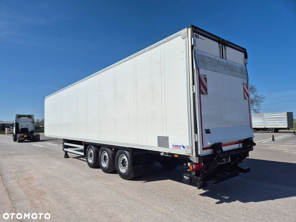 Schmitz Cargobull CARRIER MAXIMA 1300 / WINDA / DOPPEL STOCK / ŚCIANA GRODZIOWA / KWIATÓWKA / BELKI / PODNOSZONA OŚ / z Niemiec / TOP STAN 2011/ CARRIER CHŁODNIA CHLODNIA LODÓWKA PODWÓJNY ZAŁADUNEK PIĘTROWA - 18