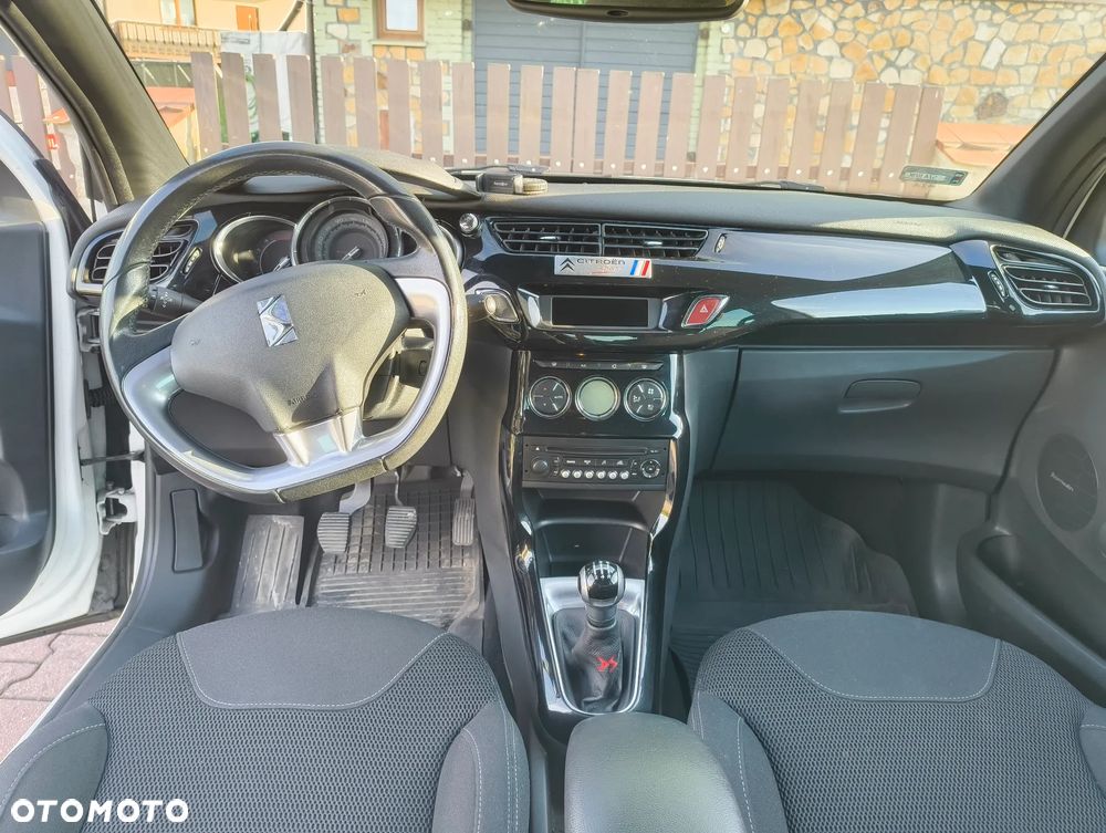 Citroën DS3 e-HDi 90 FAP SoChic - 12