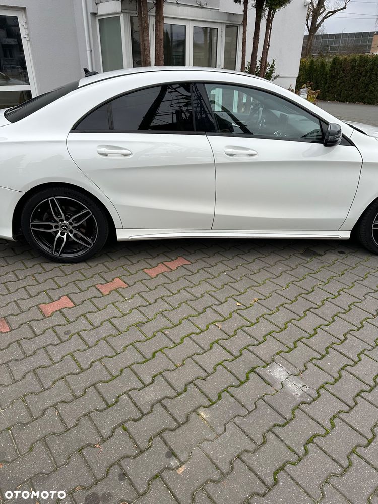 Mercedes-Benz CLA 200 7G-DCT - 7