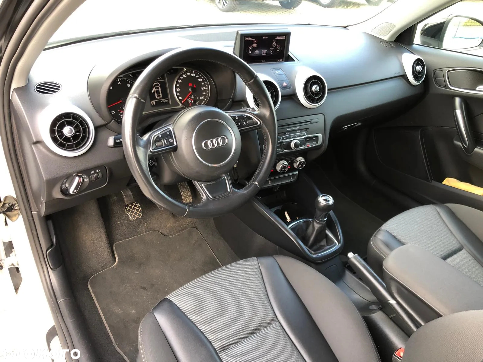 Audi A1 1.2 TFSI Ambition - 21