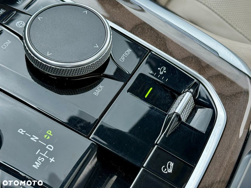 BMW X7 xDrive40i - 31