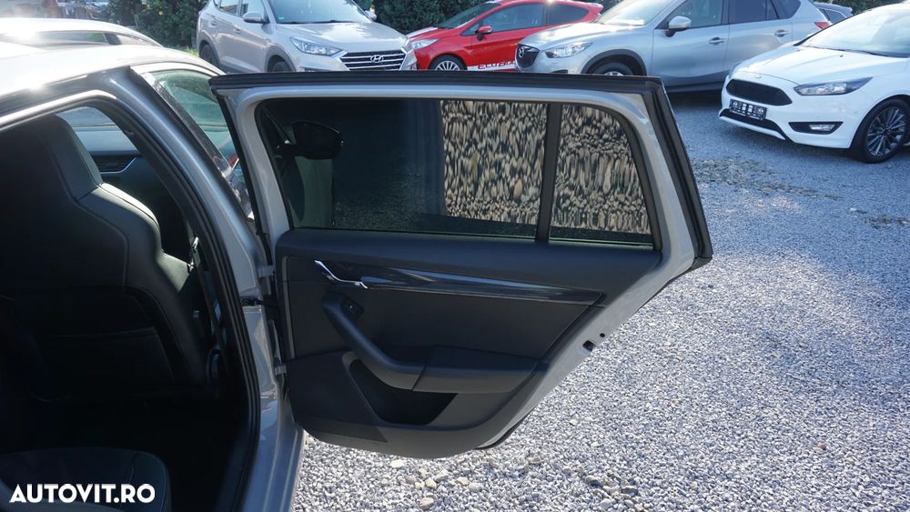 Skoda Octavia 2.0 TDI DSG RS - 12
