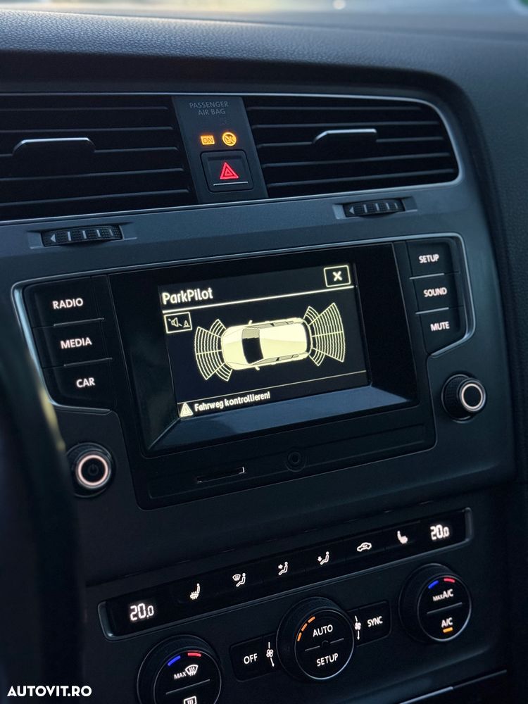 Volkswagen Golf - 9