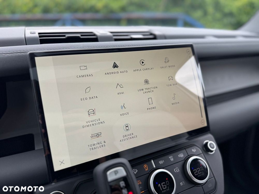 Land Rover Defender - 16