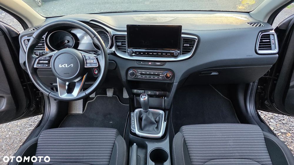 Kia Ceed 1.6 CRDi mHEV M - 11