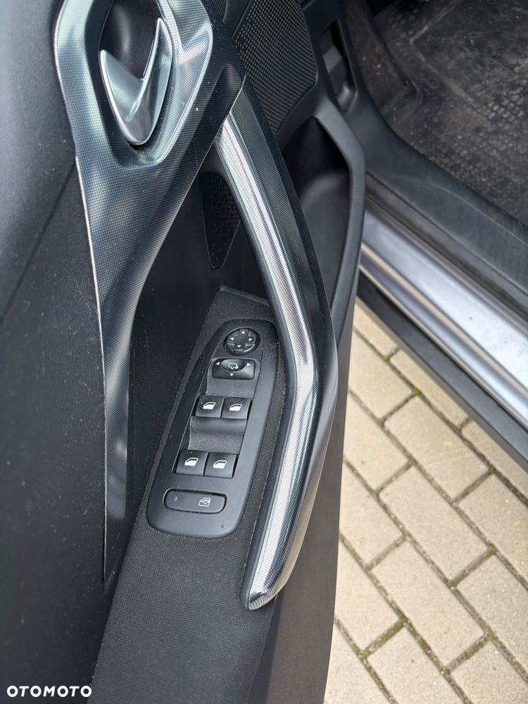 Peugeot 2008 - 13
