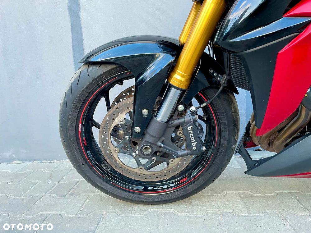 Suzuki GSX - 9