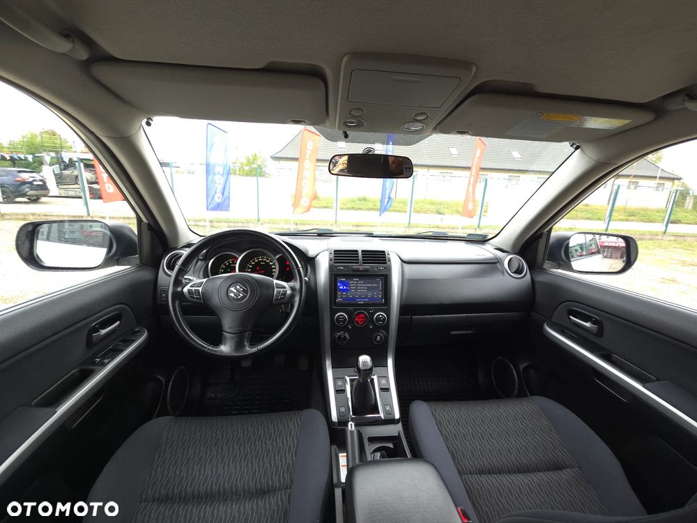 Suzuki Grand Vitara 2.4 Premium - 27
