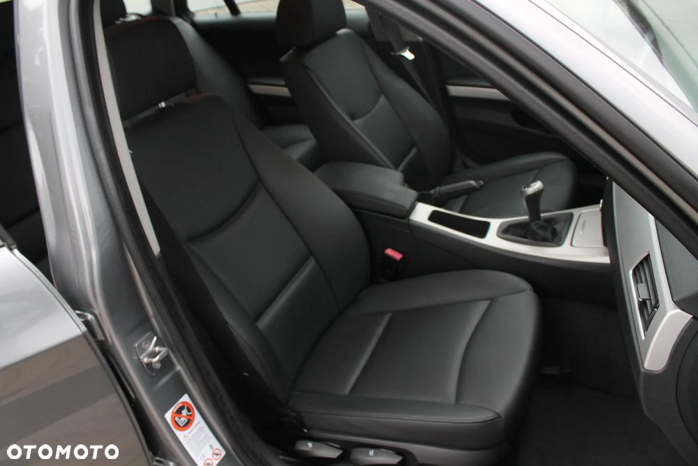 BMW Seria 3 318d DPF Edition Exclusive - 3