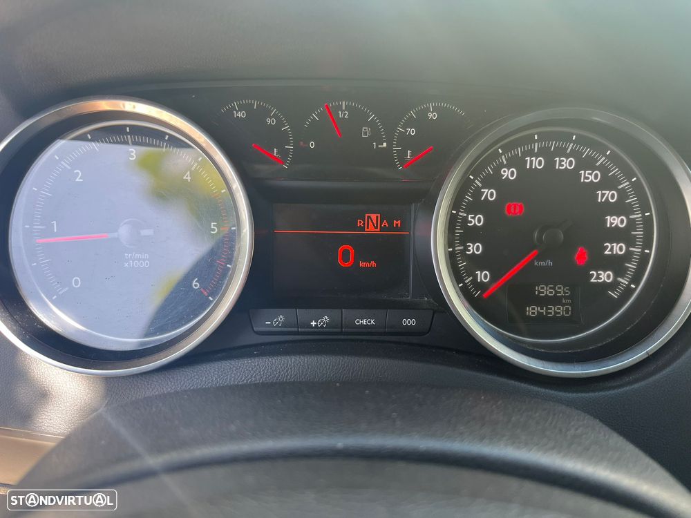 Peugeot 508 SW e-HDi FAP 110 EGS6 Active - 12