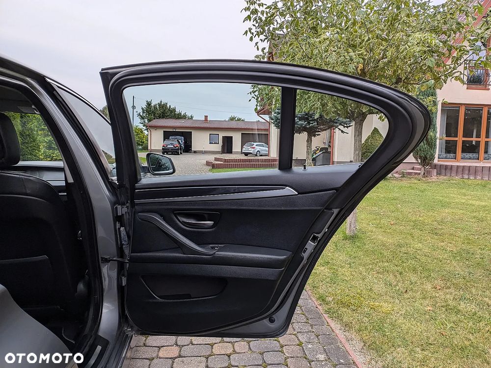 BMW Seria 5 520d - 15
