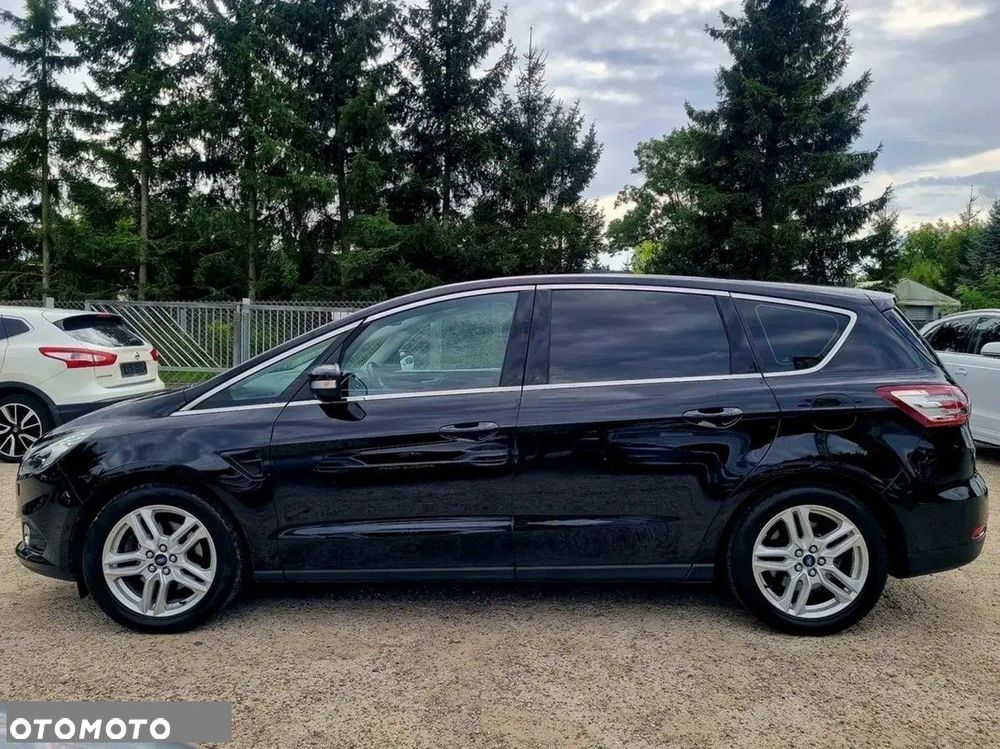 Ford S-Max - 11