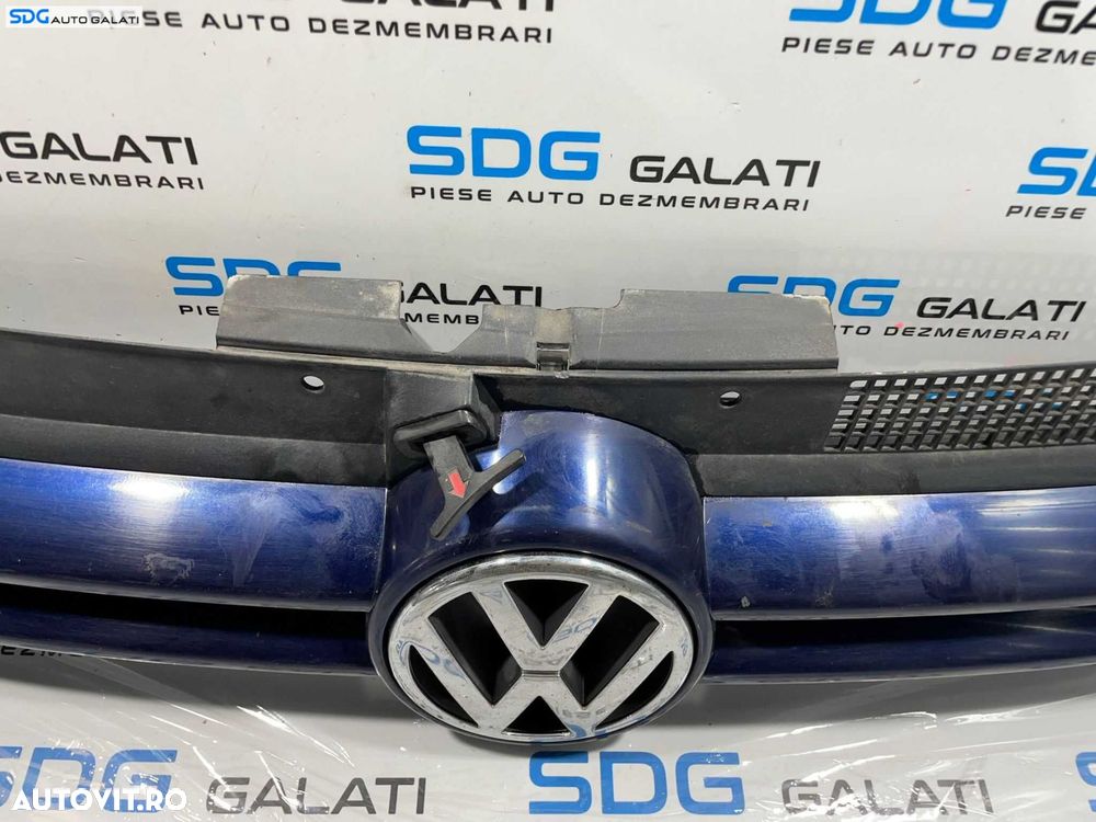 Grila cu Emblema Spoiler Bara Fata Volkswagen Golf 4 1998 - 2005 Cod 1J0853655G 1J0853651H [L3909] - 2