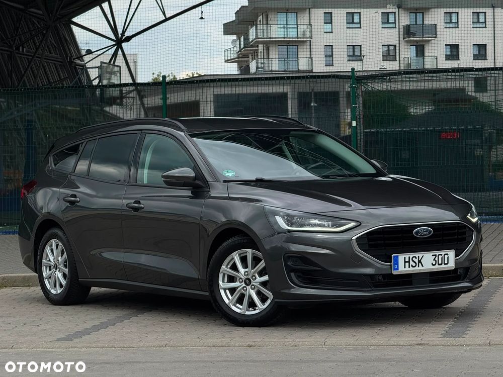 Ford Focus SW 1.0 EcoBoost Hybrid TITANIUM X - 2