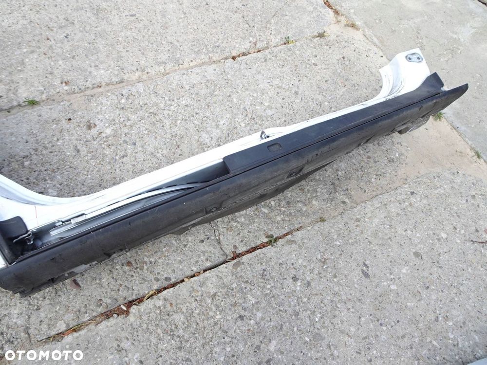 próg prawy ford b-max dc