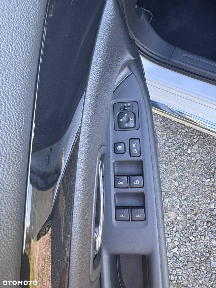 Mitsubishi Outlander - 10