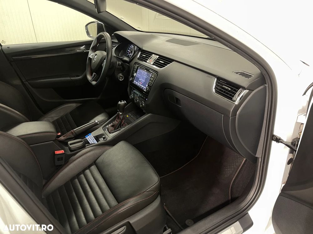 Skoda Octavia 2.0 TDI DSG RS - 10