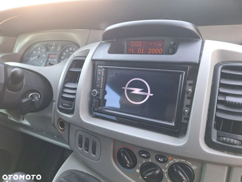 Opel Vivaro - 20