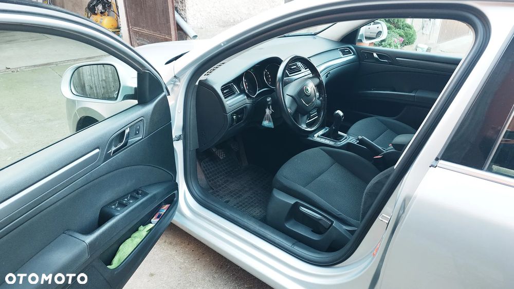 Skoda Superb 2.0 TDI Ambition - 6