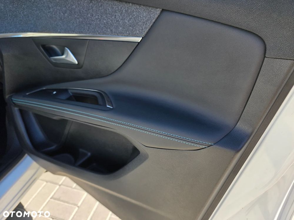 Peugeot 3008 1.6 PureTech GPF Allure S&S EAT8 - 29