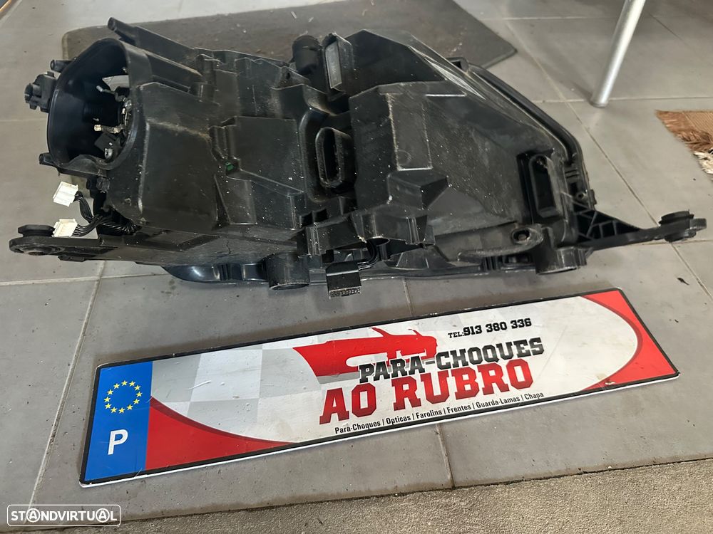 Farol esq Skoda rapid xenon - 4