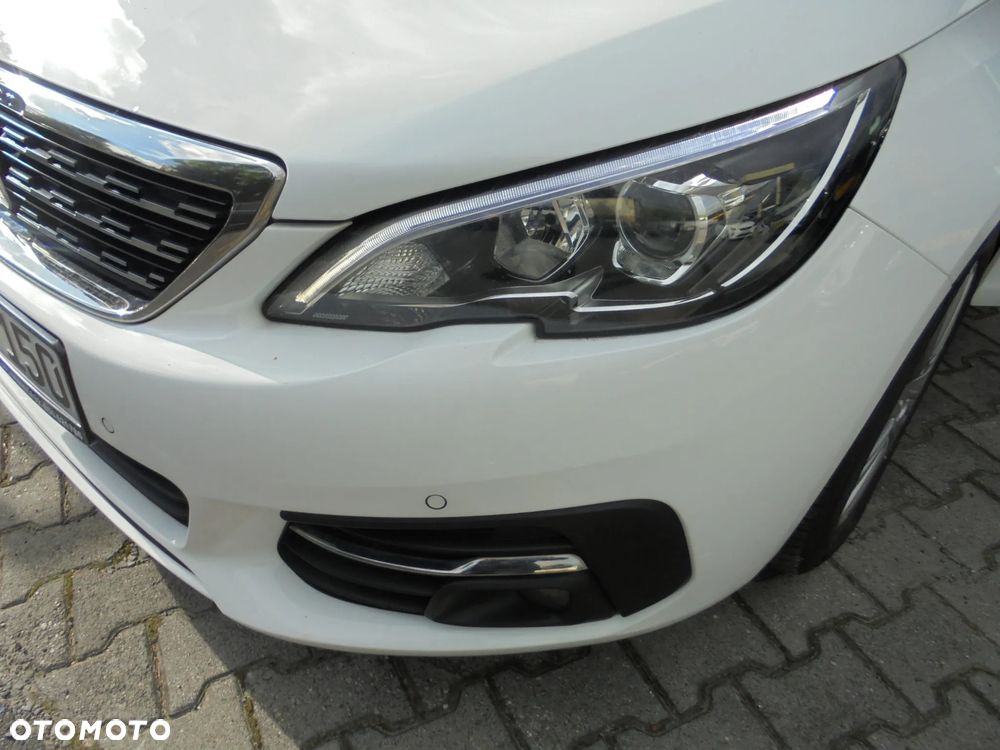 Peugeot 308 BlueHDi 130 Allure Pack - 28