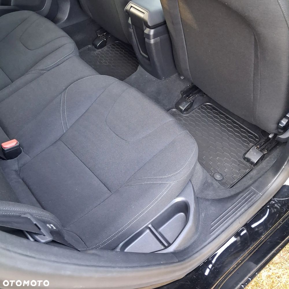 Volvo V40 D2 - 24