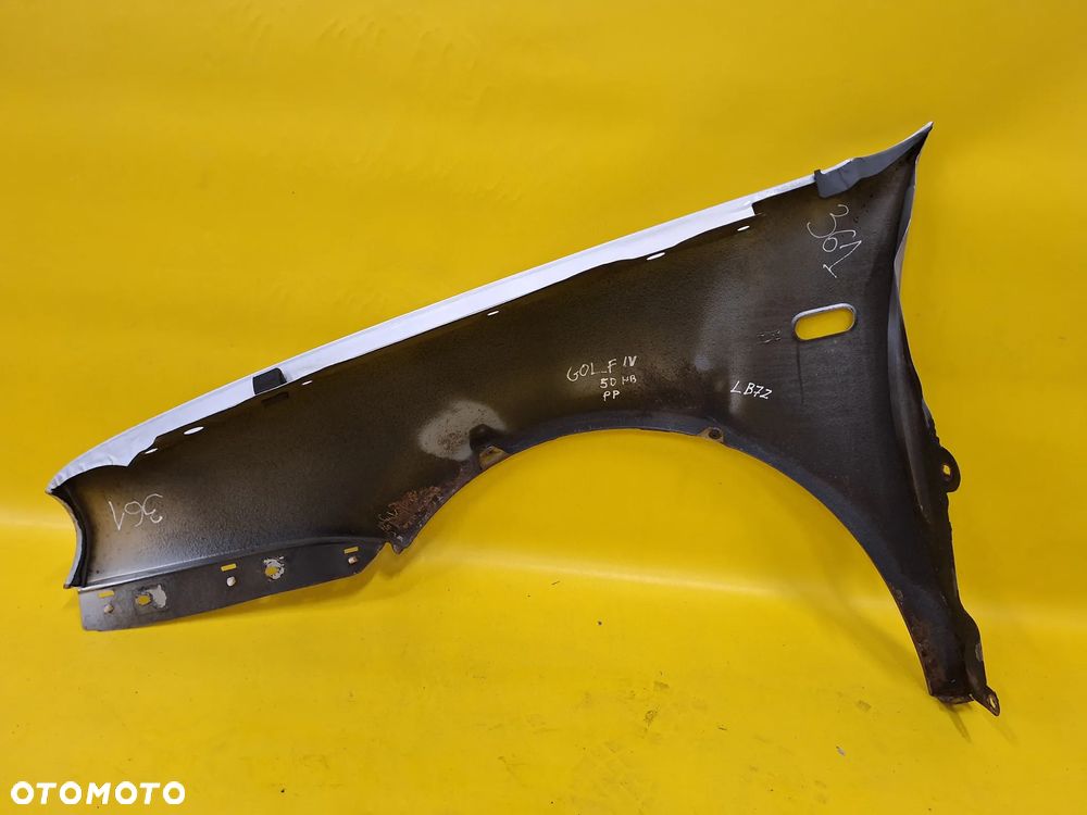 BŁOTNIK PRAWY PRZÓD PRZEDNI VOLKSWAGEN GOLF IV 5D LAK: LB7Z NR361 - 6