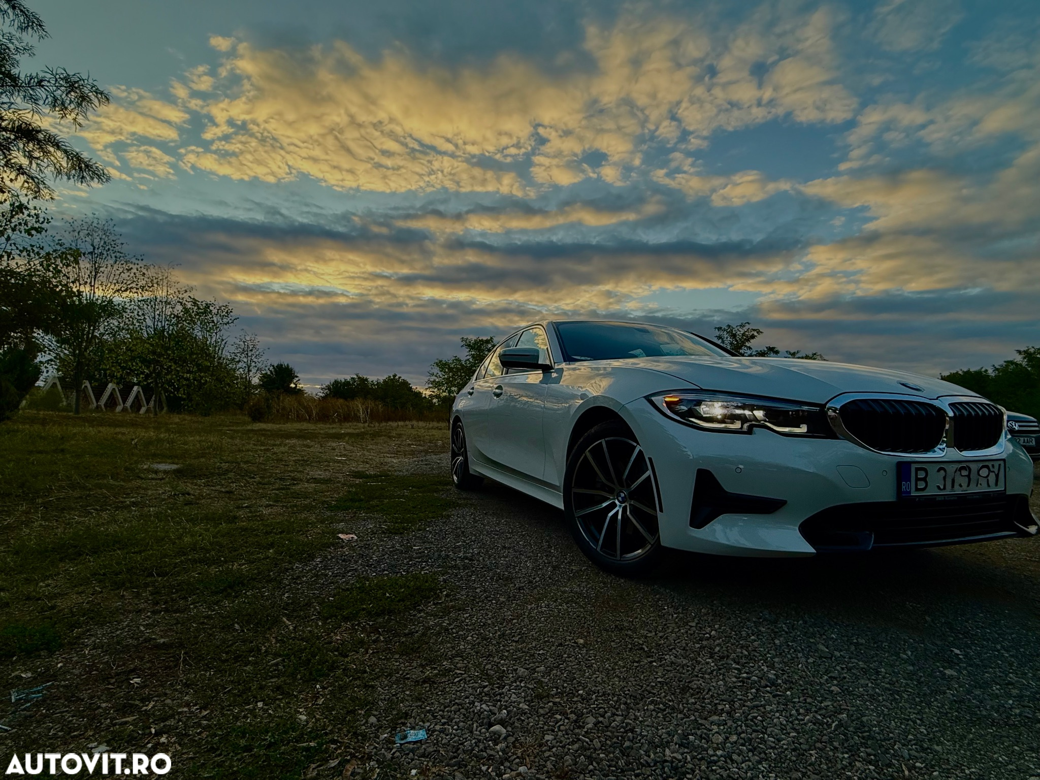 BMW Seria 3 330i xDrive AT - 14