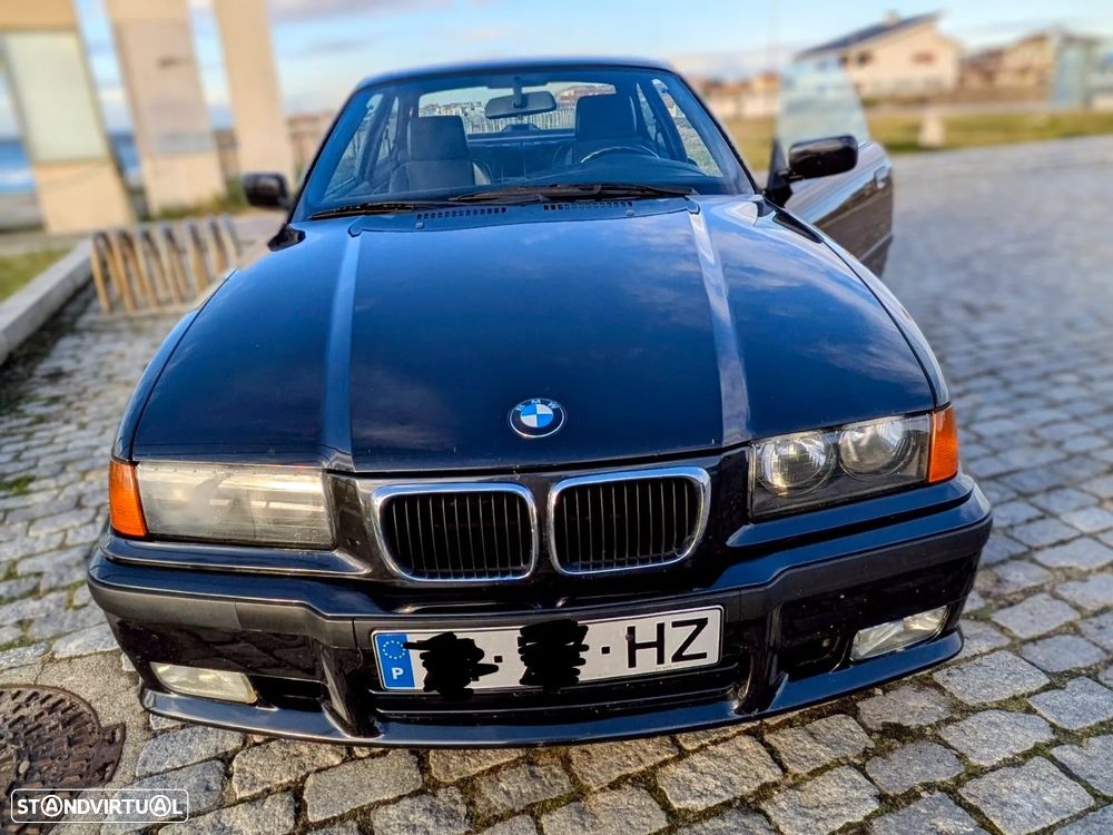 BMW 318 iS Coupé M Sport - 4
