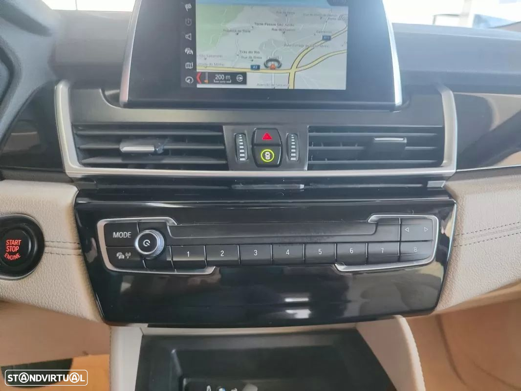BMW 216 Active Tourer d Line Luxury Auto - 35
