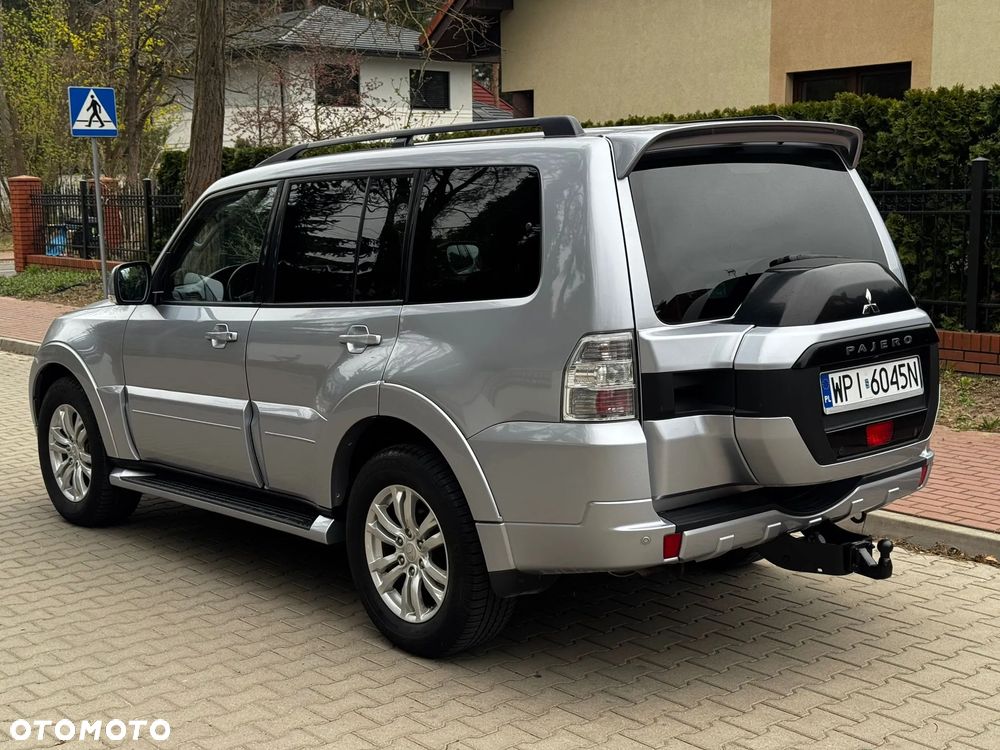 Mitsubishi Pajero 3.2 DI-D Automatik Diamant Edition - 3