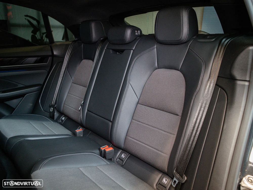 Porsche Macan Electric 4 - 24