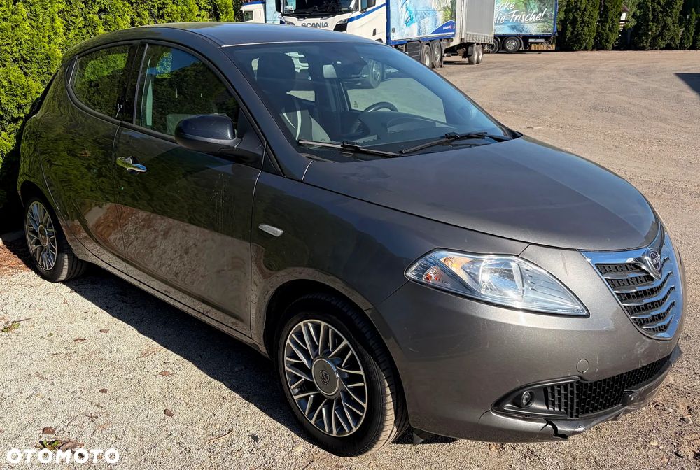 Lancia Ypsilon 1.2 8V Gold - 31