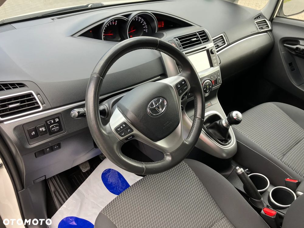 Toyota Verso 1.8 Sol - 22