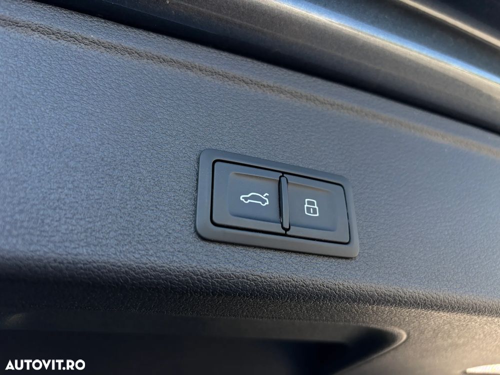 Audi RS4 Avant quattro Tiptronic - 28