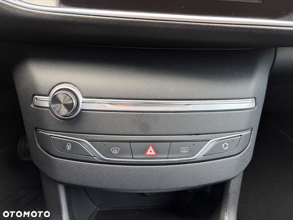 Peugeot 308 1.2 PureTech GPF Allure S&S - 24