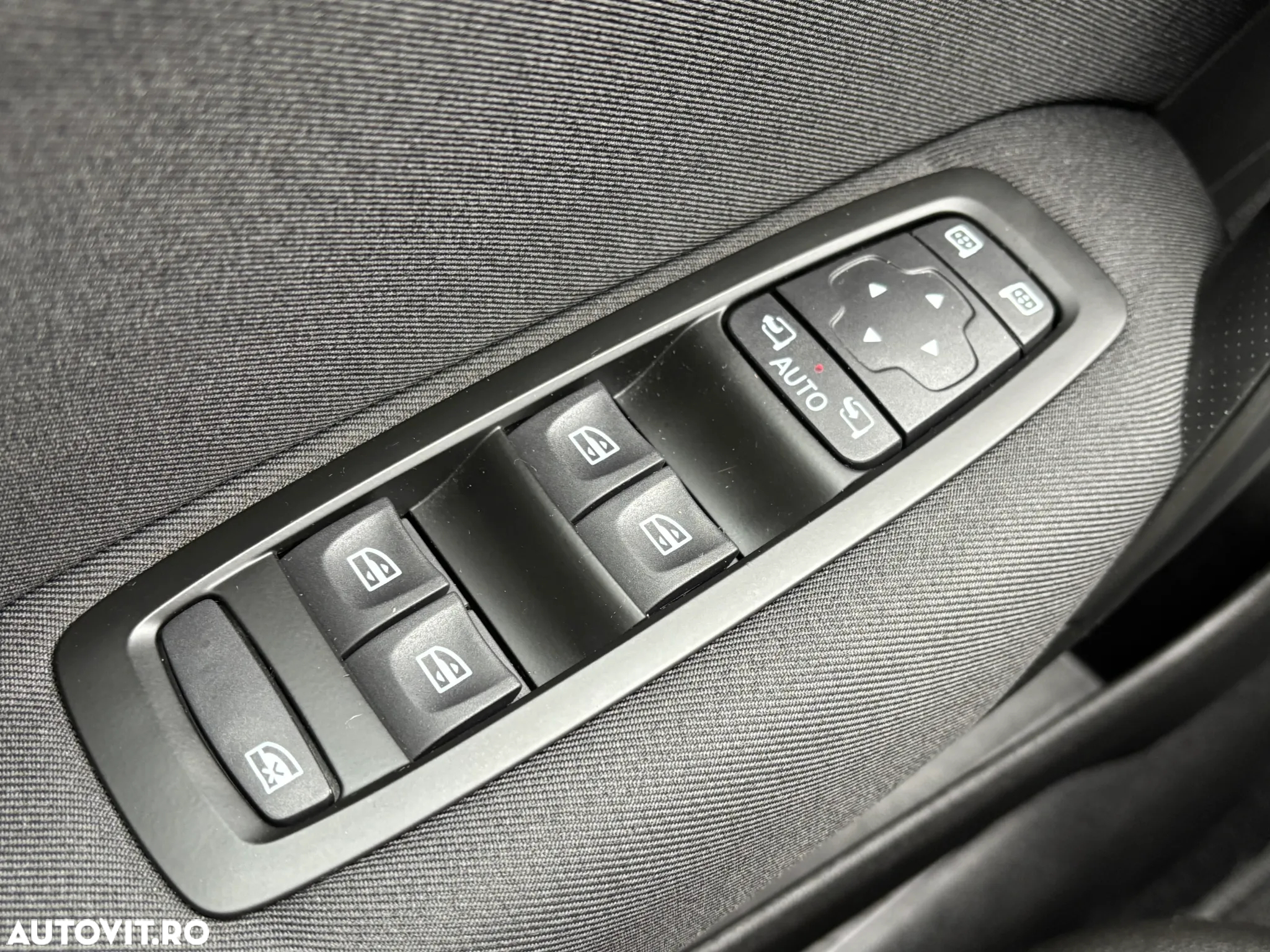 Renault Megane BLUE dCi 115 EDC BUSINESS EDITION - 29