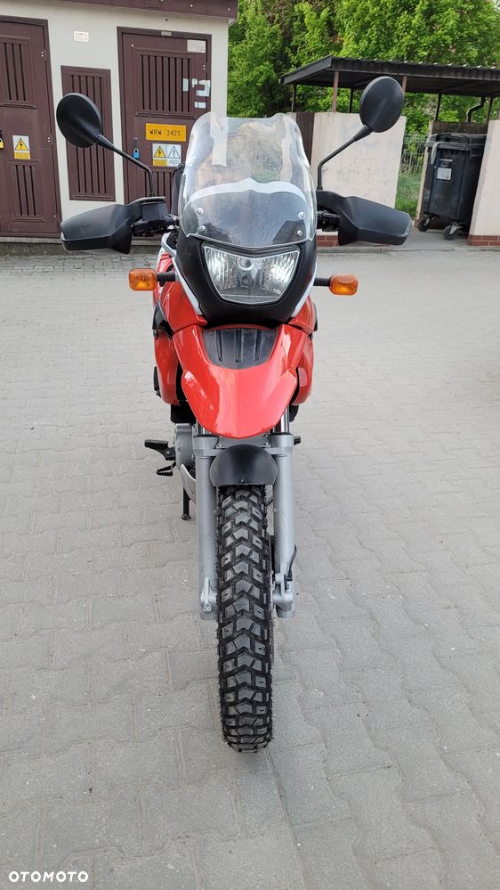 BMW F - 25