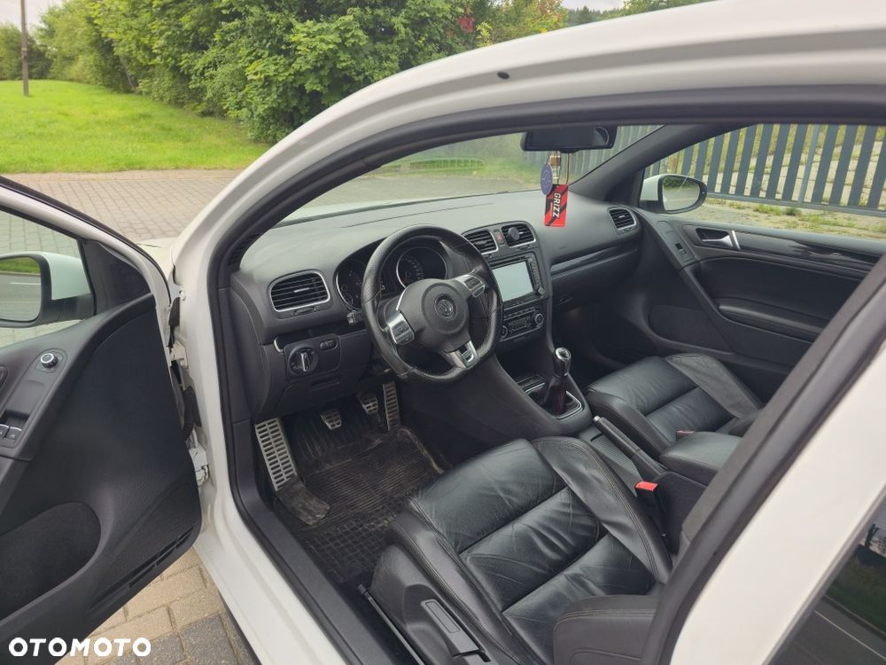 Volkswagen Golf - 6