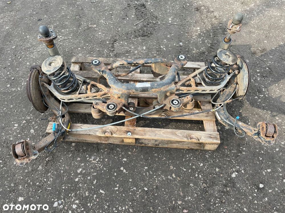 BMW X3 E83 zawieszenie belka wozek wahacze sprezyny tyl 2.0 D KPL - 1
