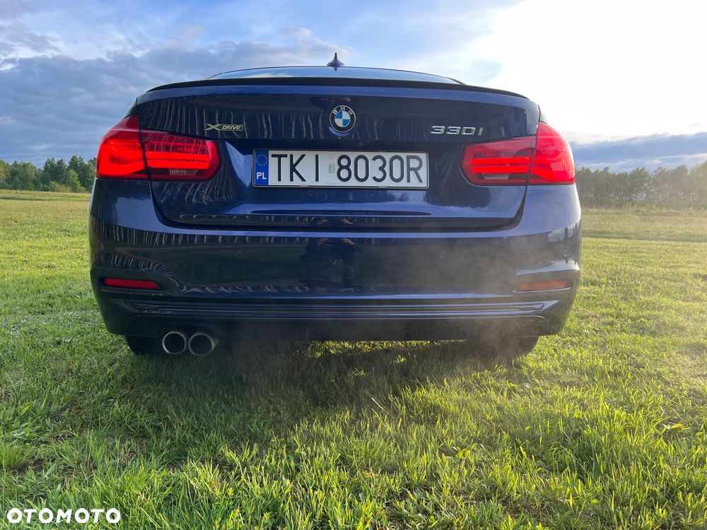 BMW Seria 3 330i xDrive Sport Line - 12