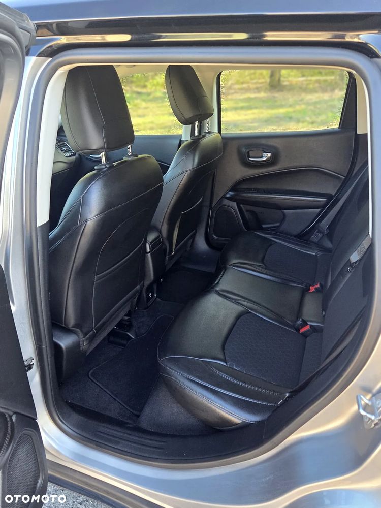 Jeep Compass - 18