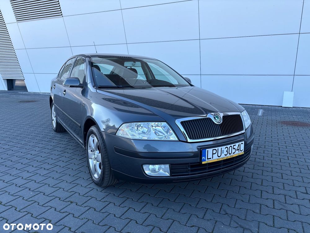 Skoda Octavia 1.6 Ambiente - 12