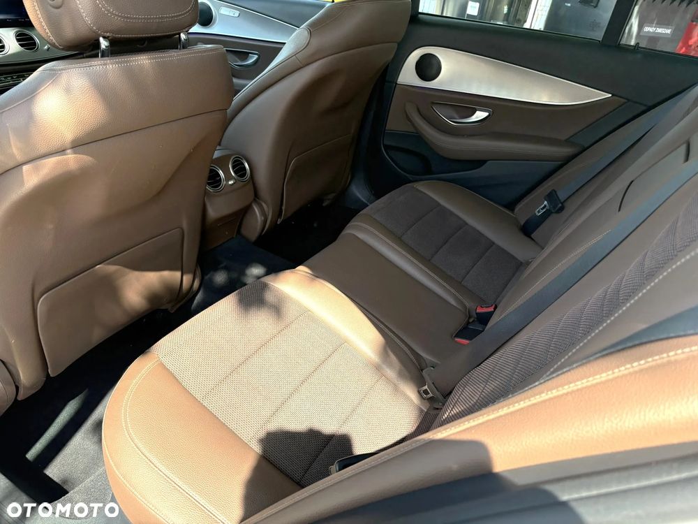 Mercedes-Benz Klasa E 220 d 9G-TRONIC - 24