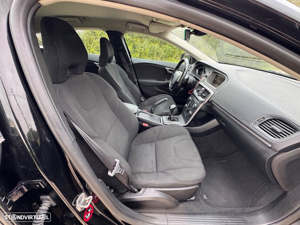 Volvo V40 1.6 D2 Momentum Eco - 11