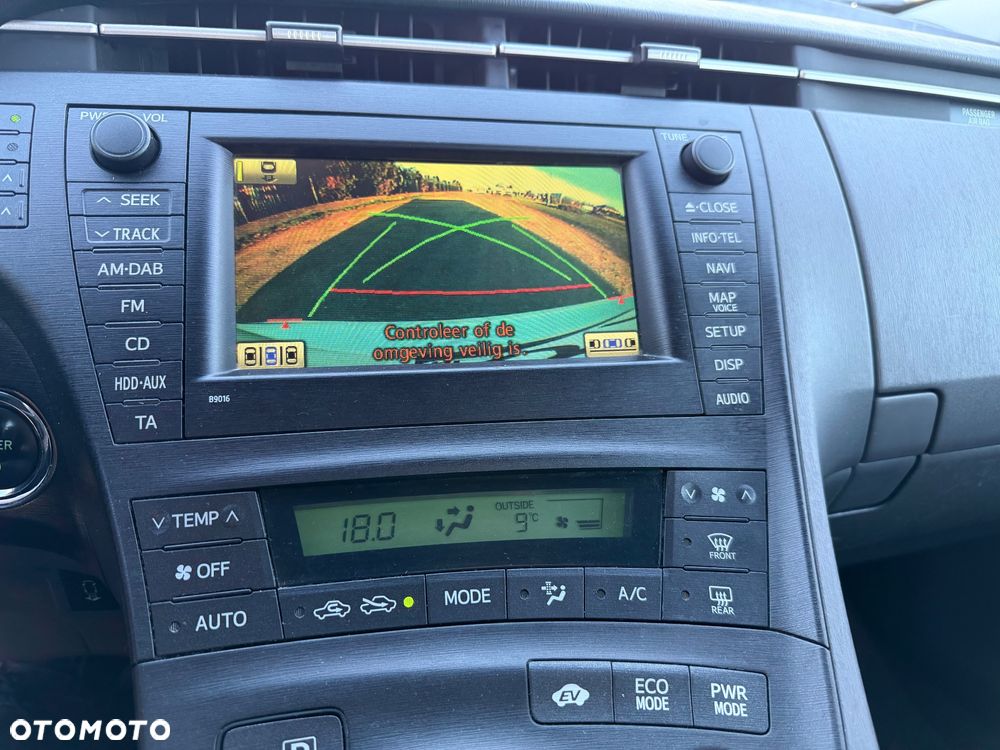 Toyota Prius 1.8 HSD Premium - 15