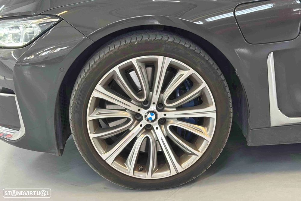 BMW 745 e iPerformance Pack M Auto - 12