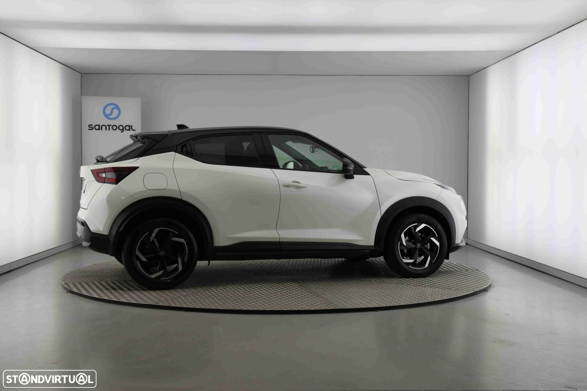 Nissan Juke 1.0 DIG-T N-Connecta NAV.+TwoTone NC - 2