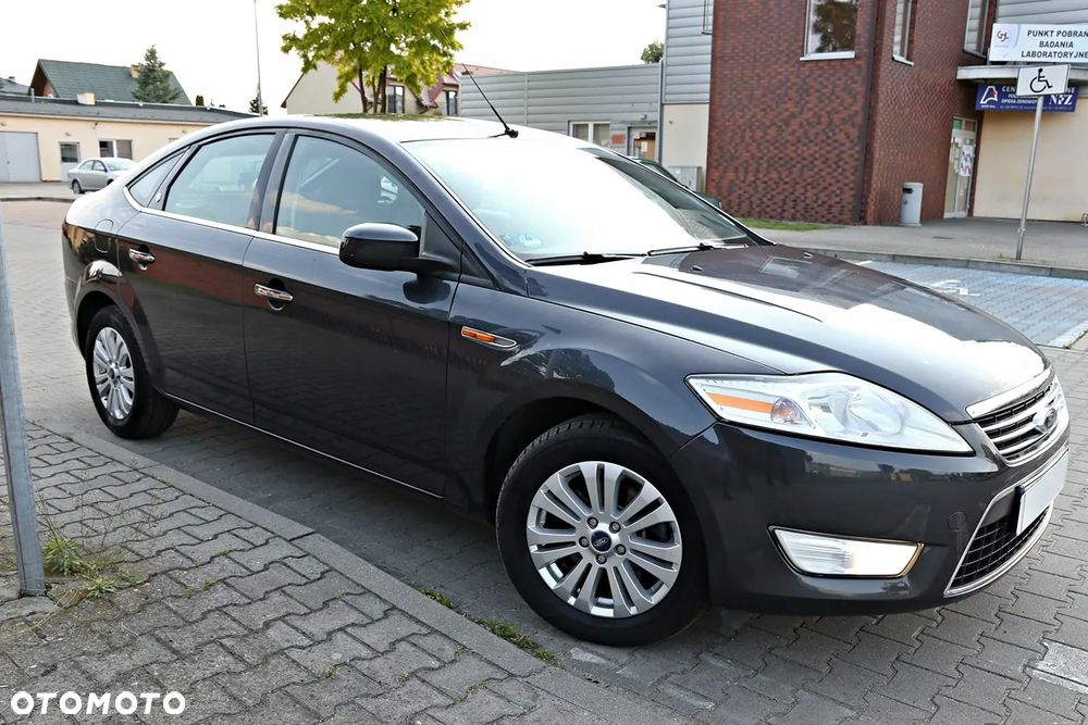 Ford Mondeo 2.0 Ghia - 16